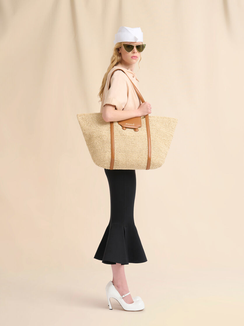 Tote bag de playa Trunkaroo mediana en efecto de rafia natural. MARNI